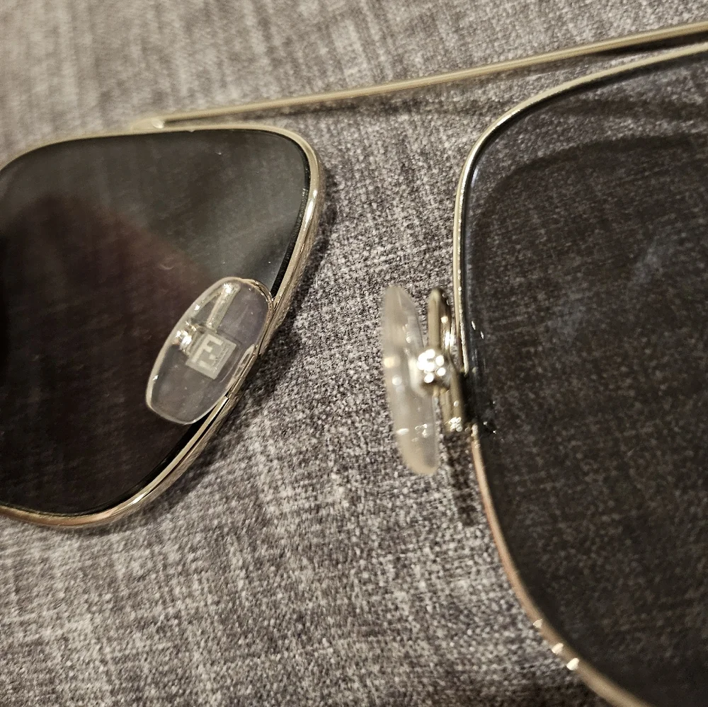 Almost new Fendi logo sunglasses